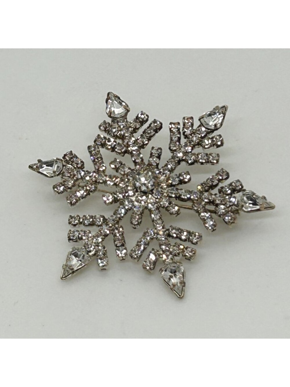 Snowflake Brooch Silver Tone Clear Rhinestone Winter Christmas Holiday Vintage
